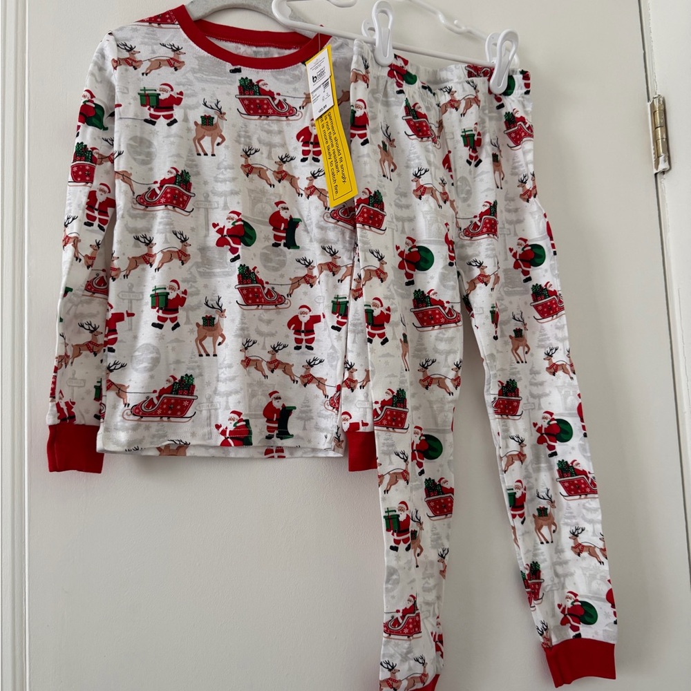 The Children's Place Kids Pajamas with Santa and Reindeer Print 5T NWT